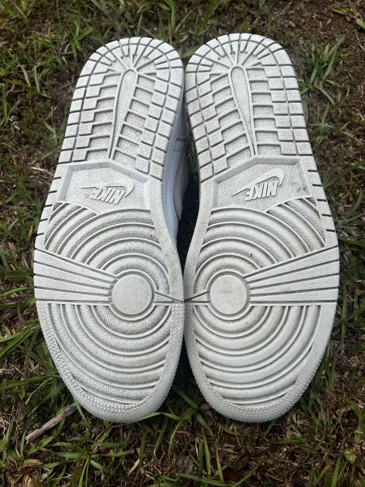 Jordan Brand CLEAN Air Jordan 1 Low size 9.5 Mens Neutral Grey Retro Size US 9.5 / EU 42-43 - 12 Thumbnail