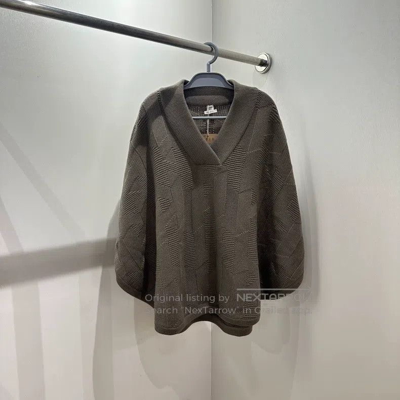 Hermes Hermes Cashmere Elephant Grey Cape Size XXS / US 00 / IT 34 - 1 Thumbnail