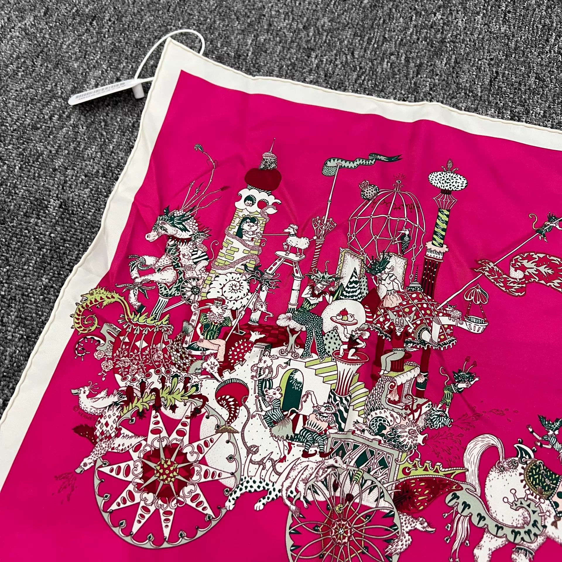 Hermes Hermes Carnaval Parade square scarf 45x45cm Mint Size ONE SIZE - 4 Thumbnail