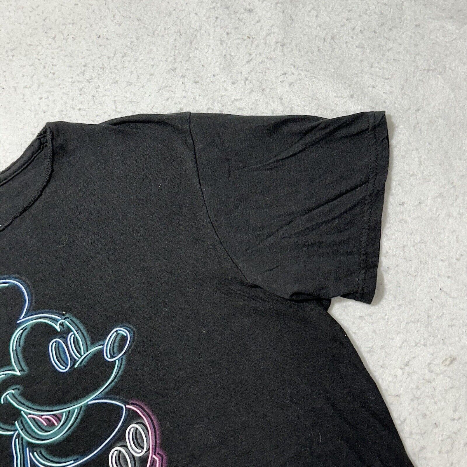 Disney Disney Medium Neon Logo Black Short Sleeve Graphic T Shirt Size US M / EU 48-50 / 2 - 4 Thumbnail