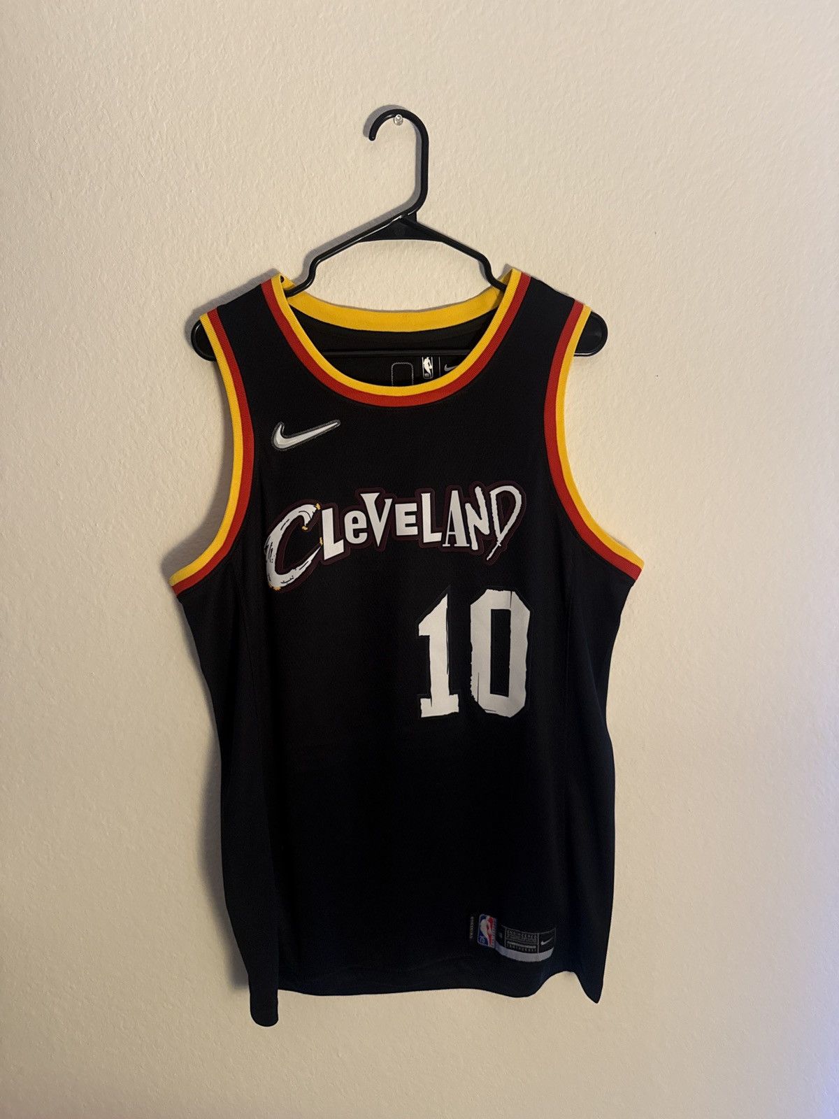NBA Cleveland Cavalier Darius Garland Jersey Size US L / EU 52-54 / 3 - 2 Thumbnail
