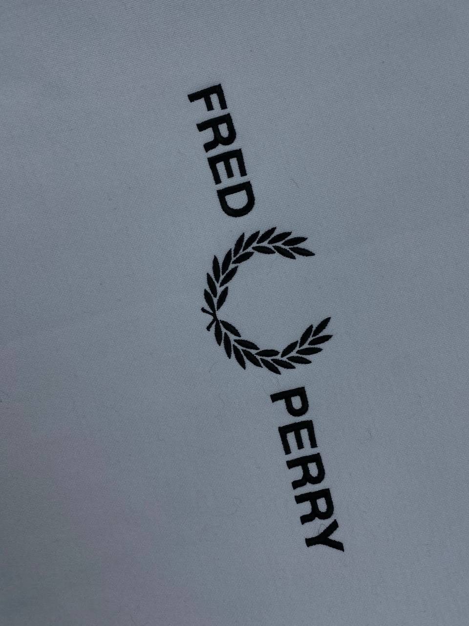 Fred Perry Fred Perry Big Logo Sweatshirt Men Size M White Size US M / EU 48-50 / 2 - 4 Thumbnail