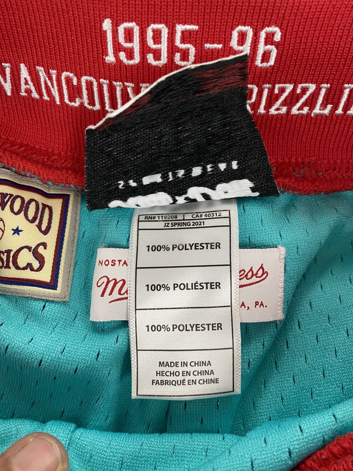 Just Don × Mitchell & Ness Just Don Vancouver grizzlies shorts small away authentic Size US 30 / EU 46 - 14 Thumbnail