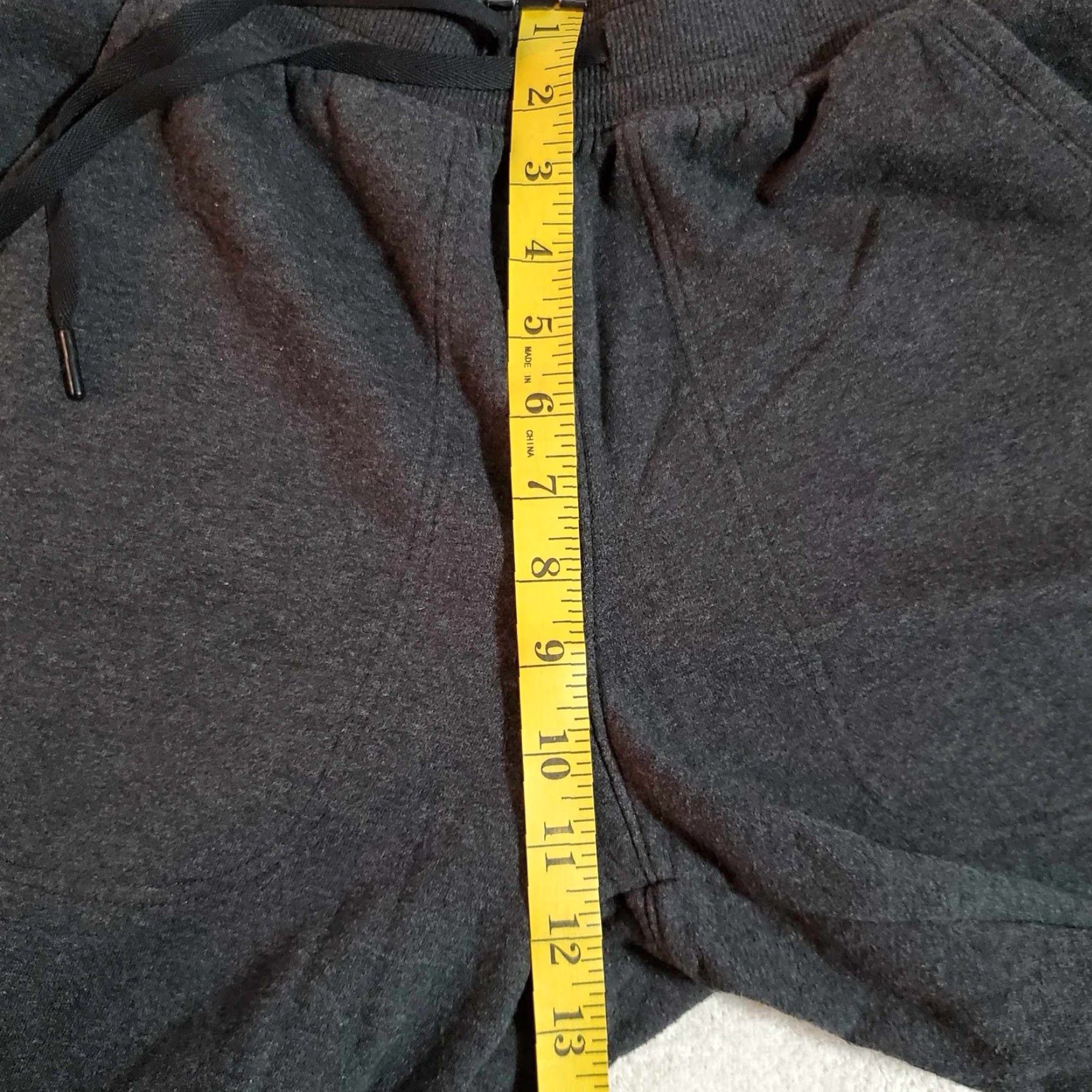 Under Armour Under Armour Sweat Shorts Athletic Men’s S Gray Fleece Pockets Drawstring Easy Care Size US 29 - 4 Thumbnail