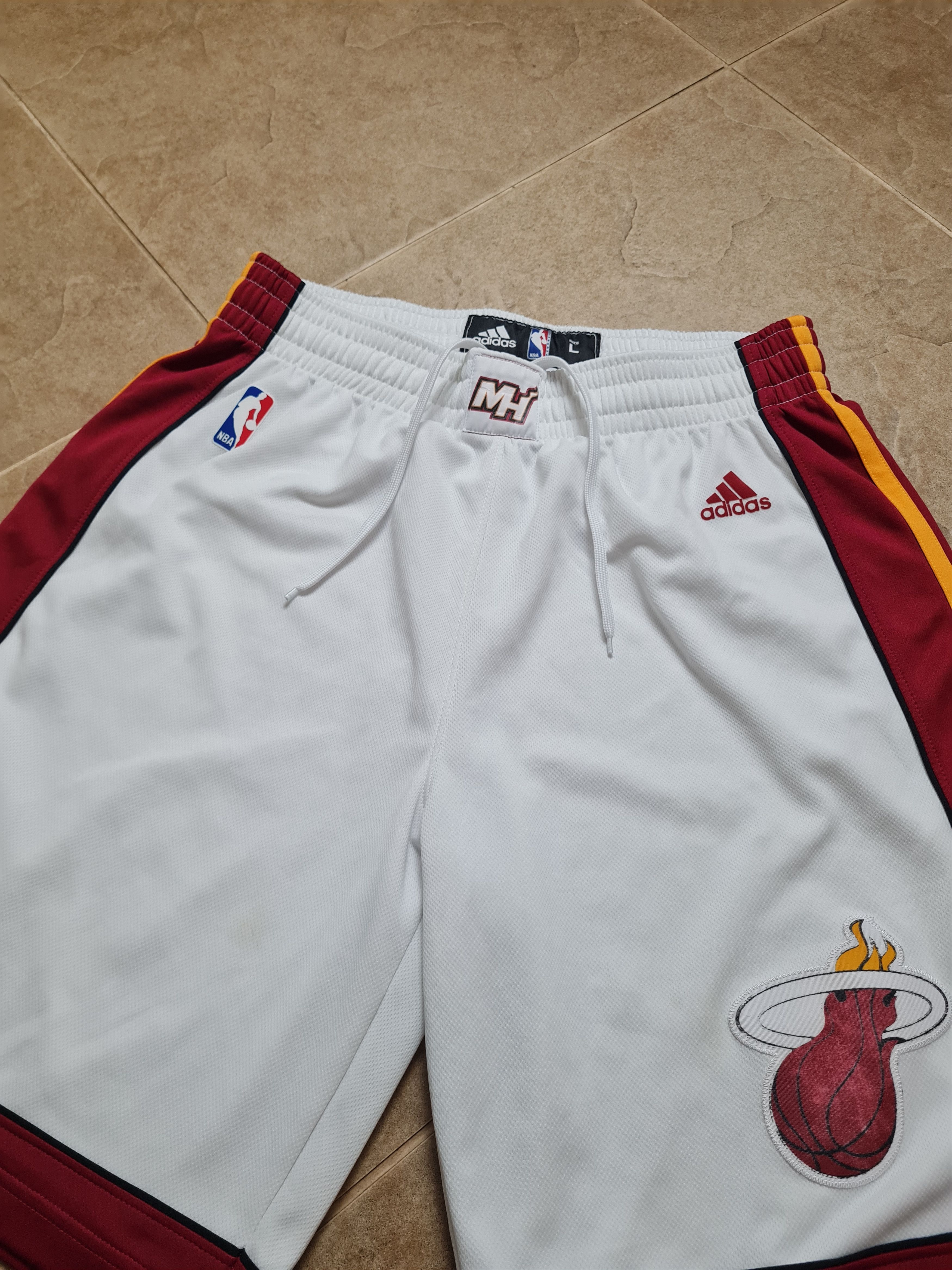 Adidas Vintage Rare Shorts Adidas Miami Heat Game NBA White Size L Size US 32 / EU 48 - 20 Thumbnail