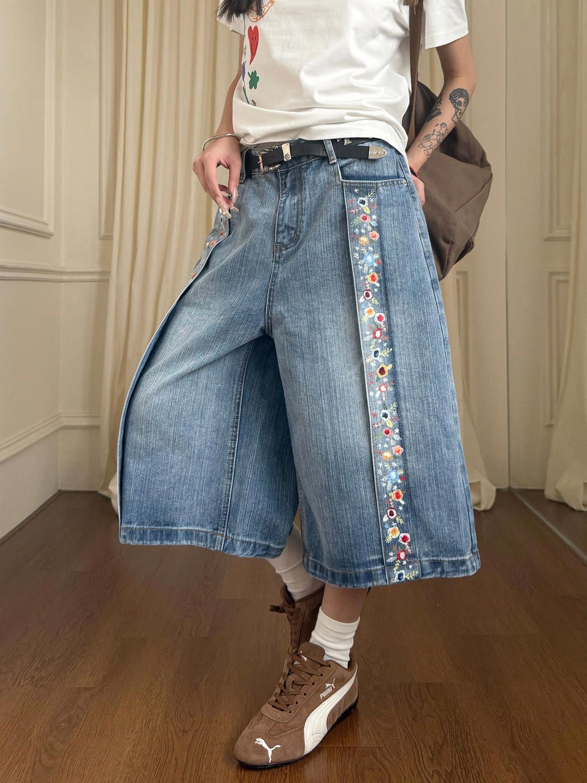Jean Floral-Print Washed Denim Short | Side-Seam Embroidered Size US 30 / EU 46 - 4 Thumbnail