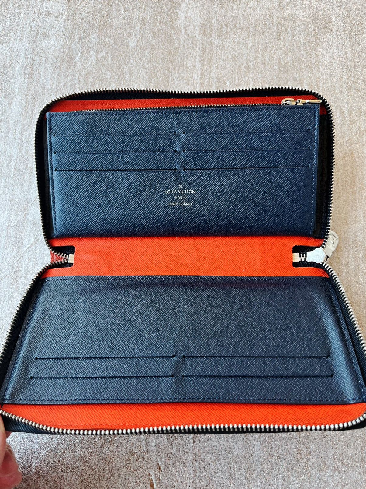 Louis Vuitton Louis Vuitton Luxury Colorblock Wallet Size ONE SIZE - 2 Thumbnail