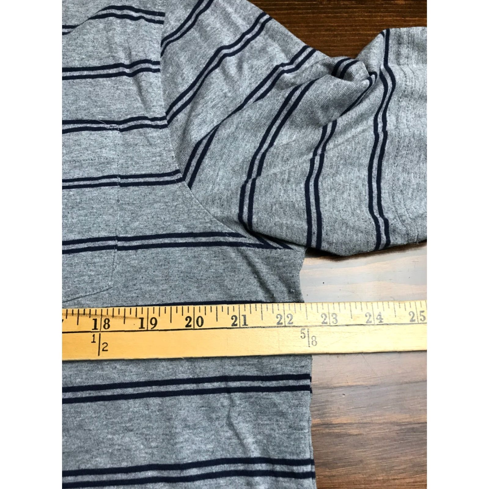 Croft & Barrow Croft & Barrow Polo Shirt Men's Large Gray Navy Blue Striped Short Sleeve Regular Fit Shirt Size US L / EU 52-54 / 3 - 3 Thumbnail
