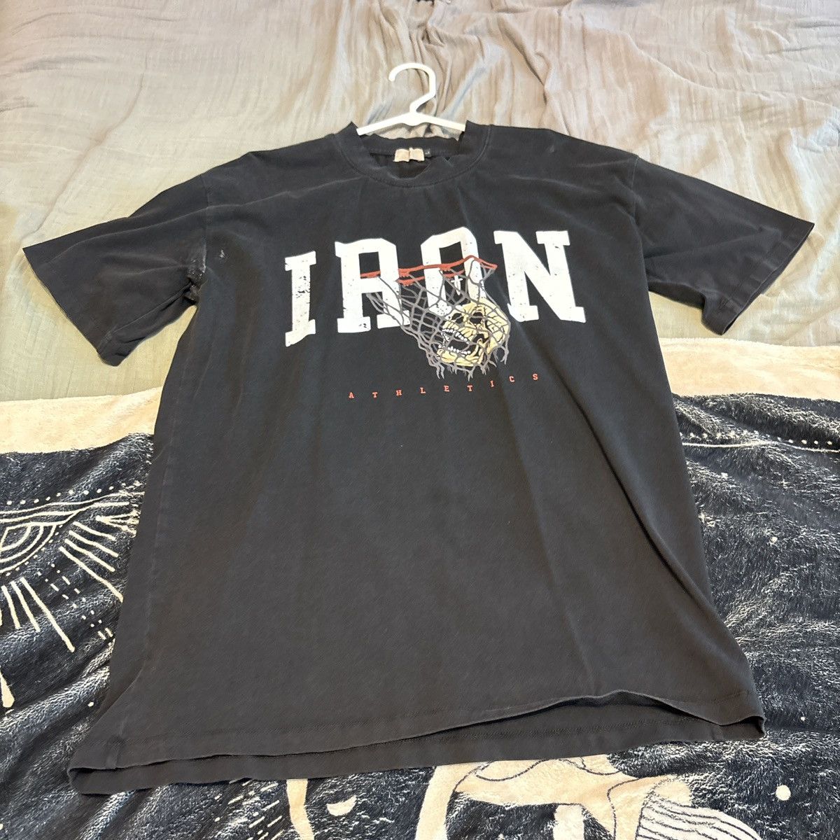 Other Black and red Ironwilled Fist basketball tee Size US L / EU 52-54 / 3 - 1 Thumbnail