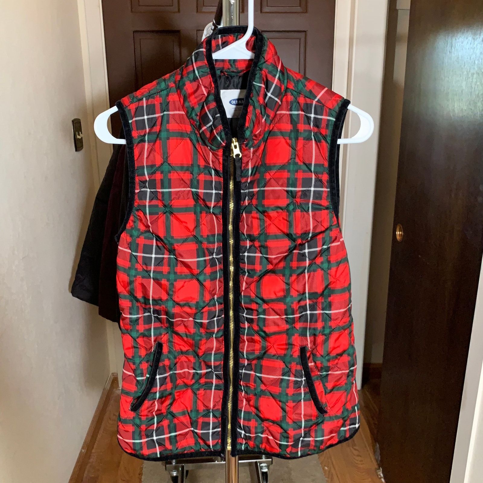 Old Navy Old Navy Women's Red Puffer Winter Vest Size S Size S / US 4 / IT 40 - 13 Thumbnail