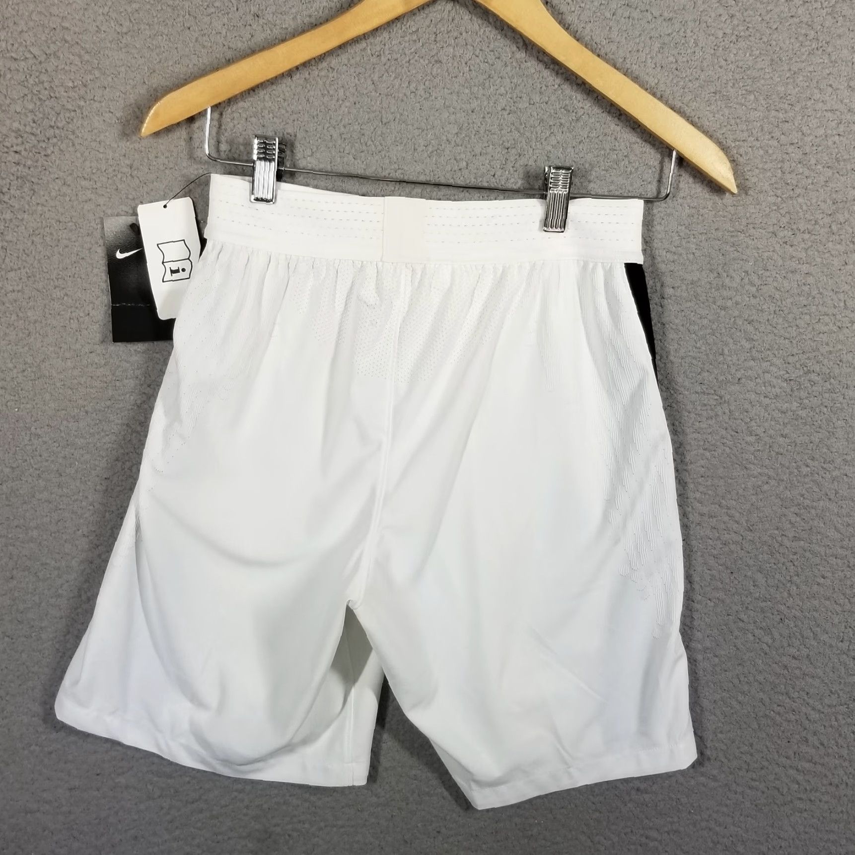 Nike VINTAGE Nike Soccer Shorts Men Small White Gold Activewear 90s Son Heung-min Korea Size US 29 - 2 Thumbnail