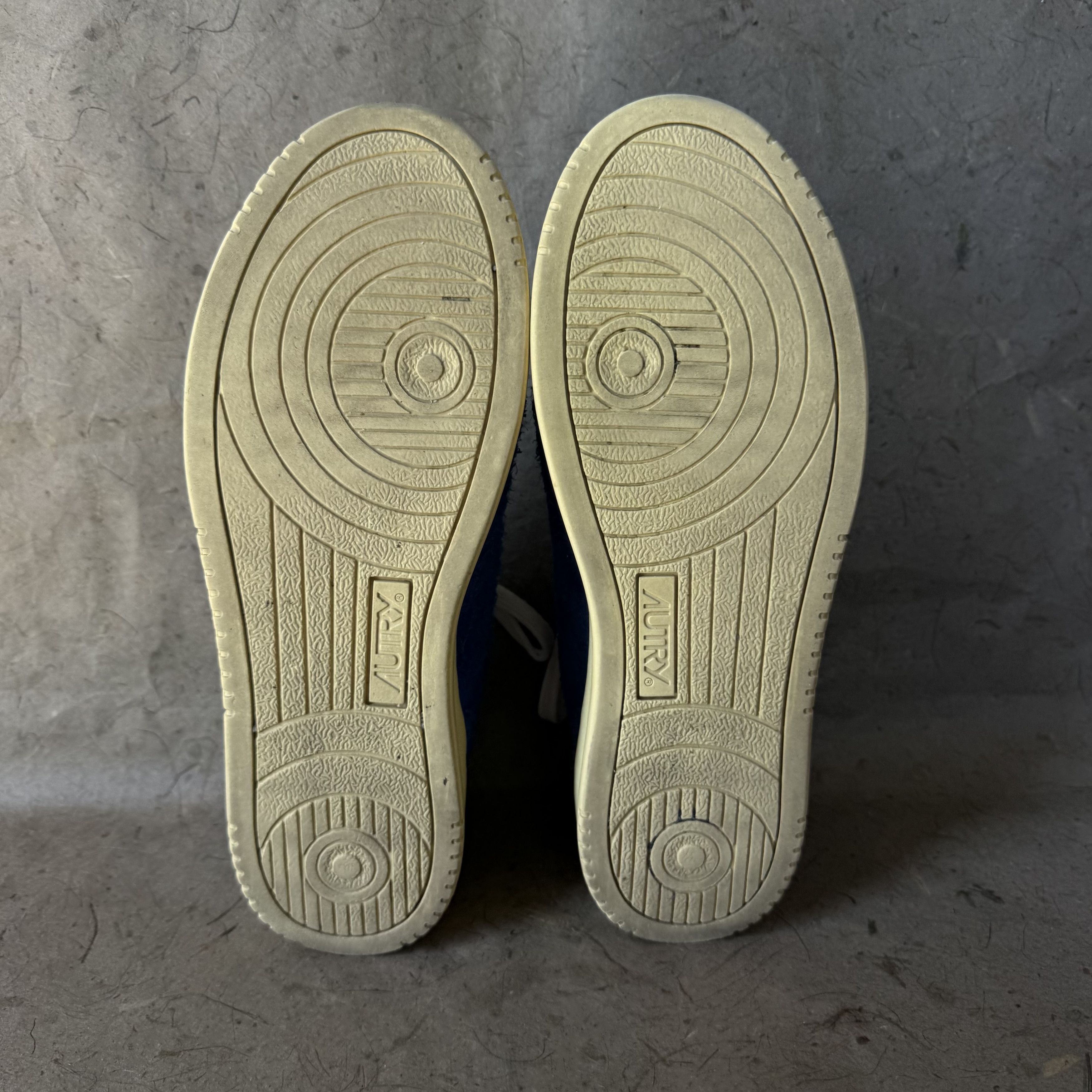 AUTRY Autry medalist leather-trimmed textured suede sneakers Size US 9 / EU 42 - 4 Thumbnail