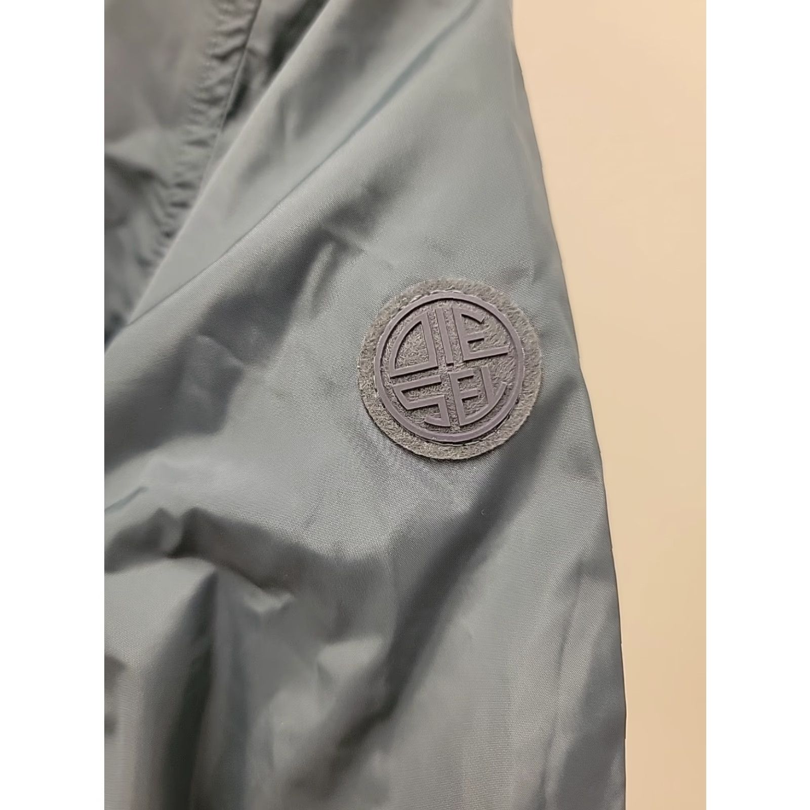 Diesel VINTAGE Diesel Womens Windbreaker Nylon Jacket Hooded Size S Gray Adults? No, Vintage Diesel Womens Windbreaker Nylon Jacket Hooded Size S Gray Size S / US 4 / IT 40 - 7 Thumbnail