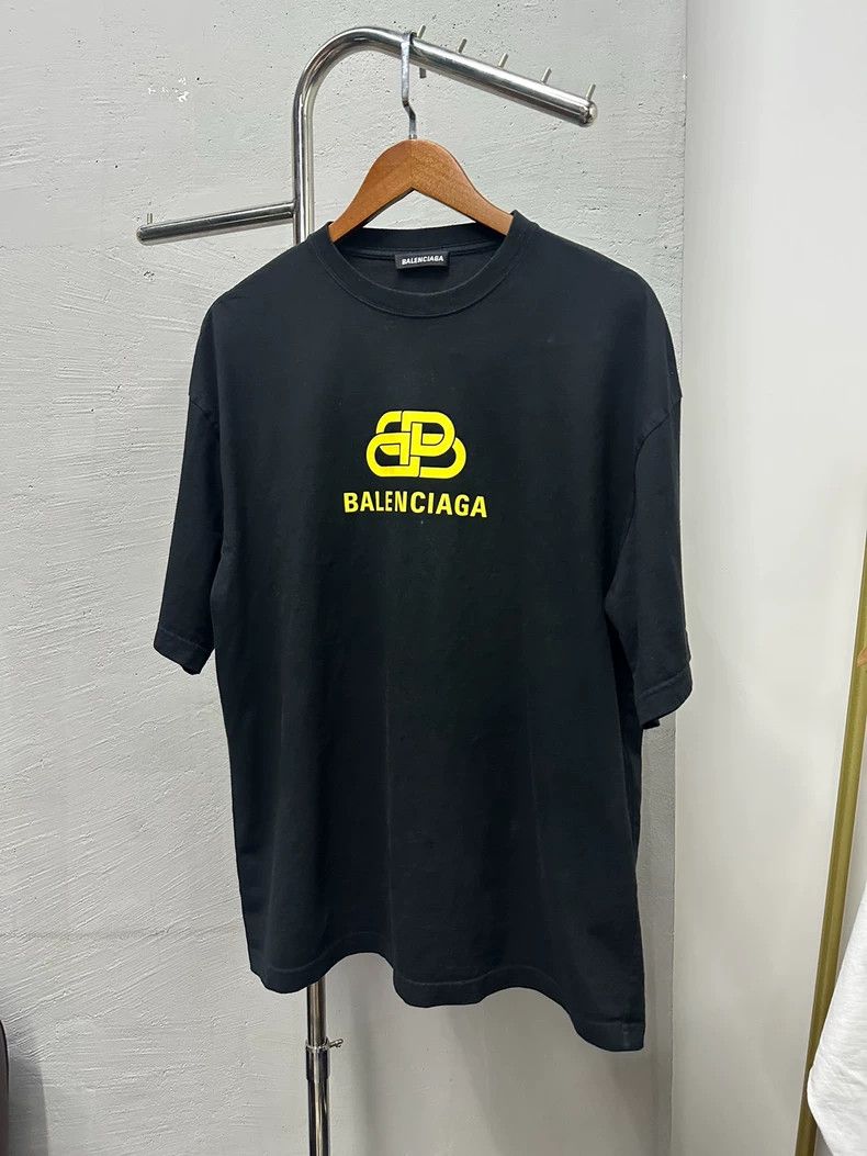 Balenciaga Balenciaga Deduction with yellow lock and short sleeve loc Size US M / EU 48-50 / 2 - 1 Thumbnail