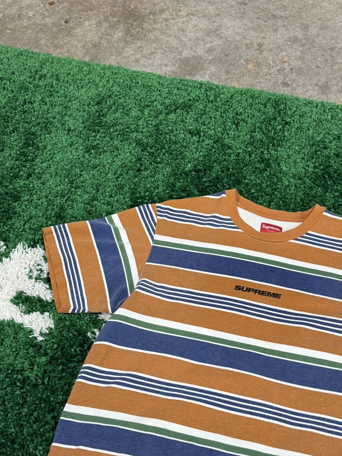 Supreme Supreme Stripe Center Logo Tee S/S TOP FW19 Brown Size US L / EU 52-54 / 3 - 2 Thumbnail