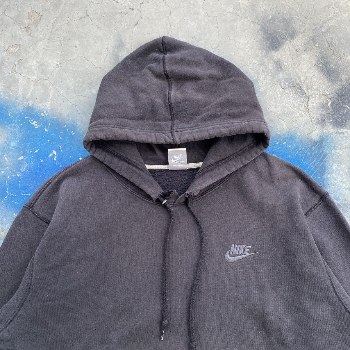 Nike × Vintage Y2k ✨ Faded thrashed Nike club Logo Hoodie Size US M / EU 48-50 / 2 - 2 Thumbnail