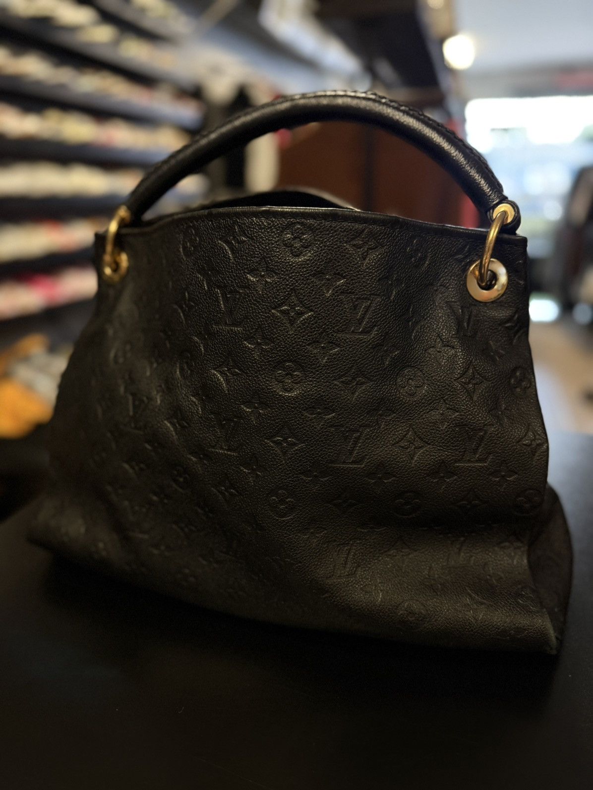 Louis Vuitton Louis Vuitton Artsy MM Black Purse $3400 Discontinued Size ONE SIZE - 3 Thumbnail