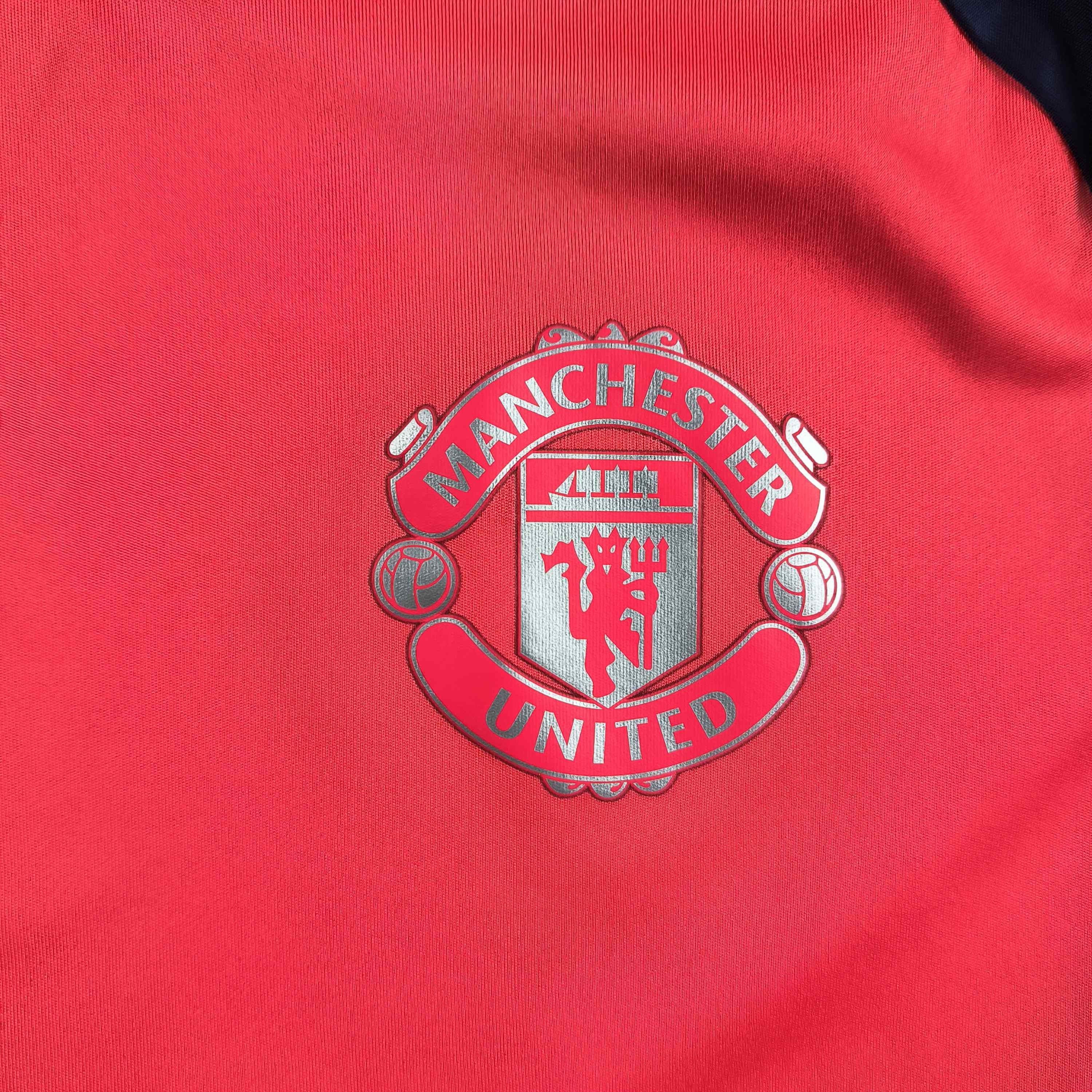 Adidas Manchester United 23-24 Adidas training football jersey sz S Size US S / EU 44-46 / 1 - 4 Thumbnail