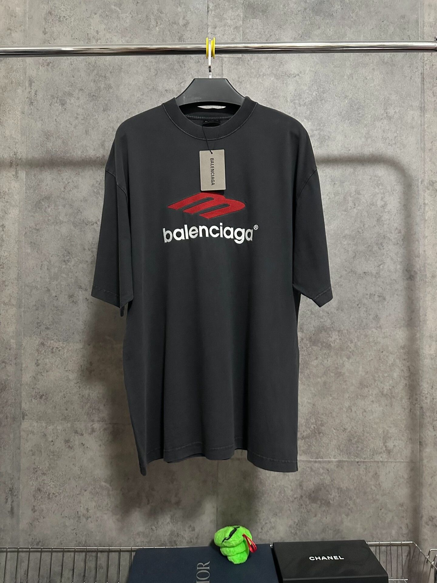 Balenciaga balenciaga black red short sleeve t-shirt Size US M / EU 48-50 / 2 - 1 Thumbnail