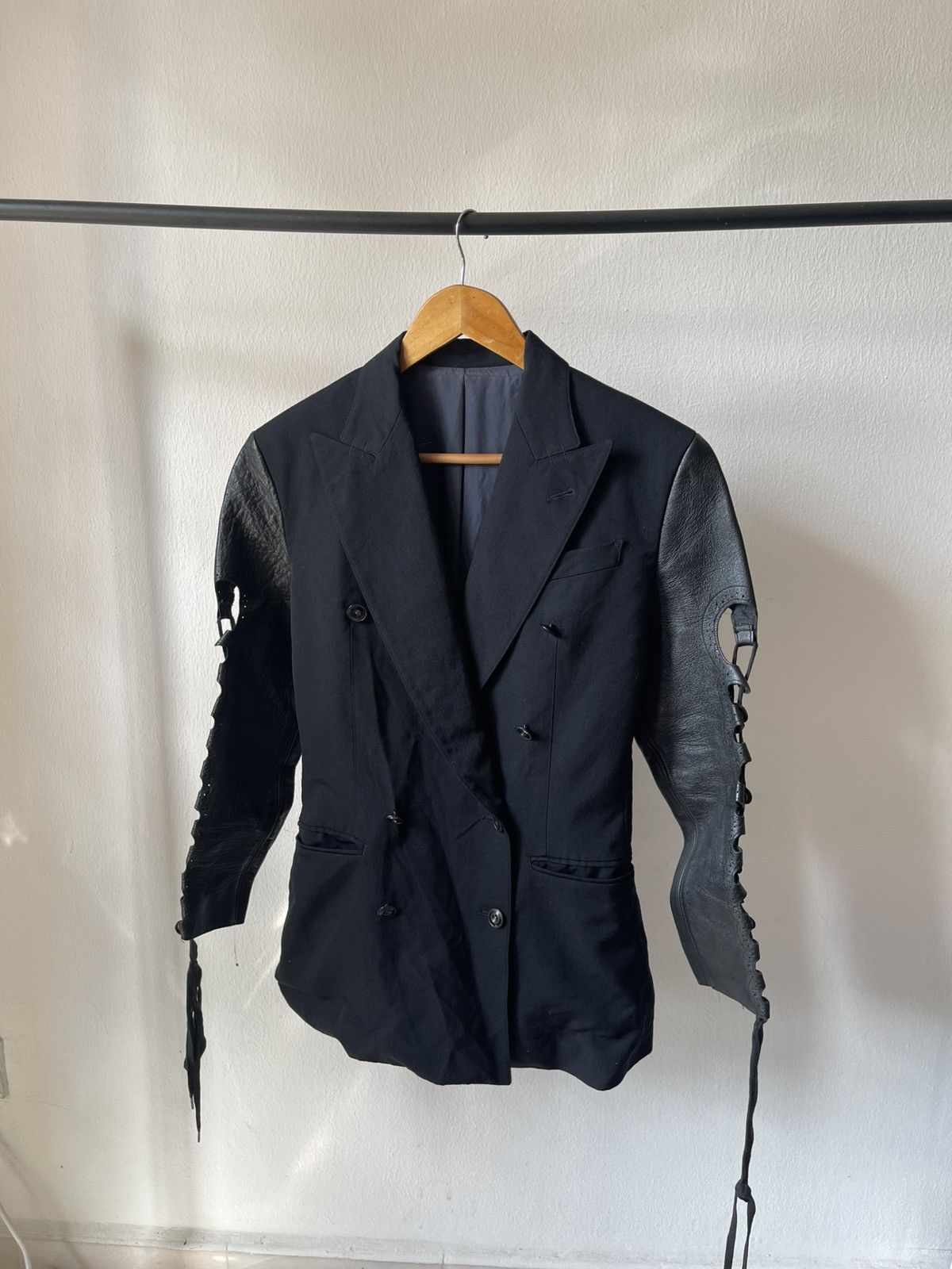 Jean Paul Gaultier Runway 1992 Jean Paul Gaultier Leather Sleeve Jacket 11 Size S / US 4 / IT 40 - 4 Thumbnail