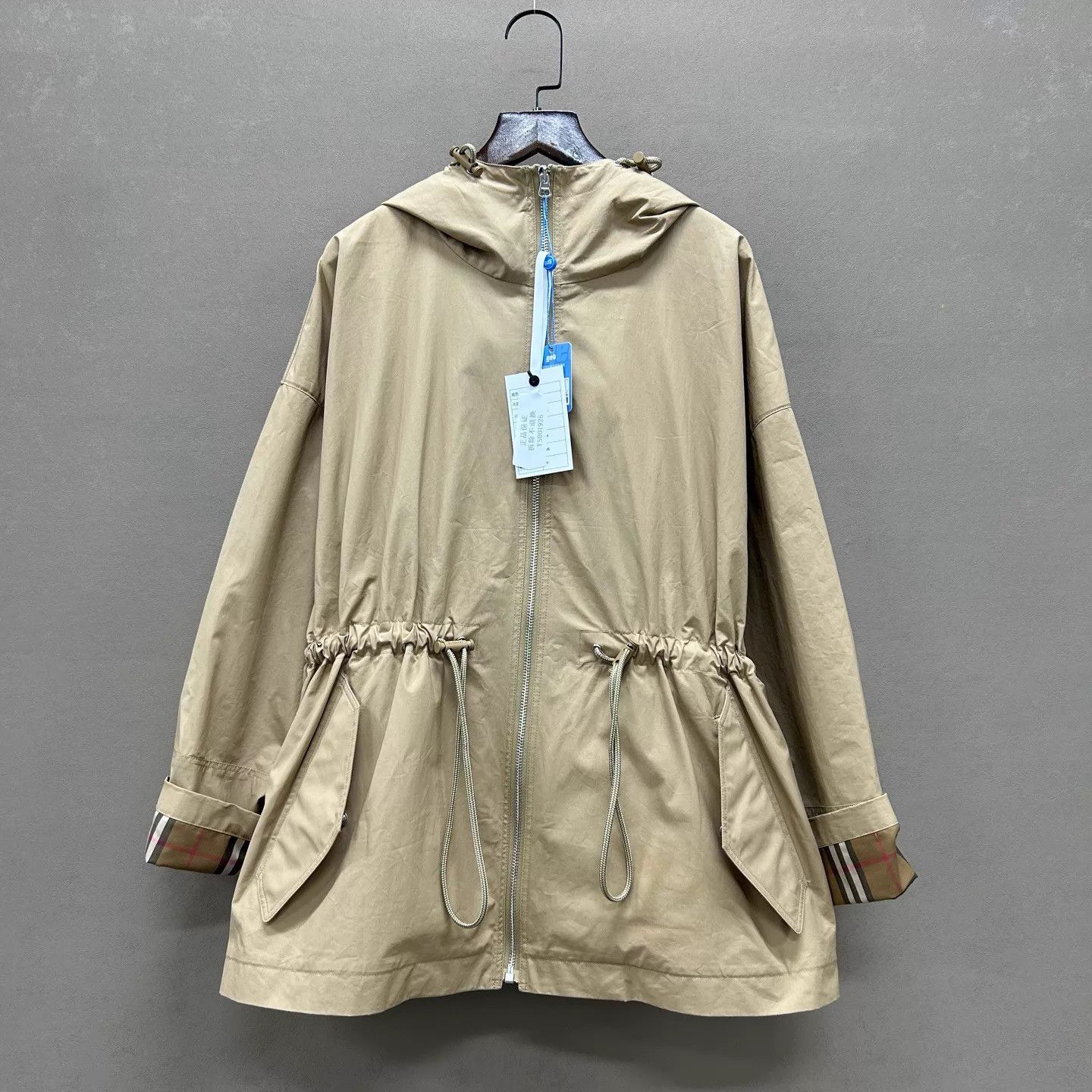 Burberry Burberry Khaki Long Sleeve Drawcord Jacket UK6 NWT Size XS / US 0-2 / IT 36-38 - 1 Thumbnail