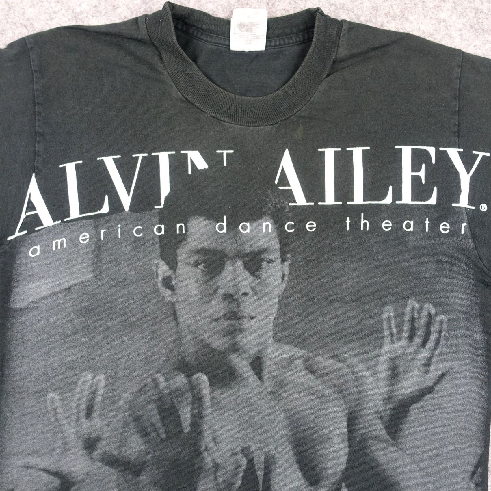 Fruit Of The Loom VINTAGE Alvin Ailey Shirt Mens M American Dance Theater All Over Print AOP Size US M / EU 48-50 / 2 - 2 Thumbnail