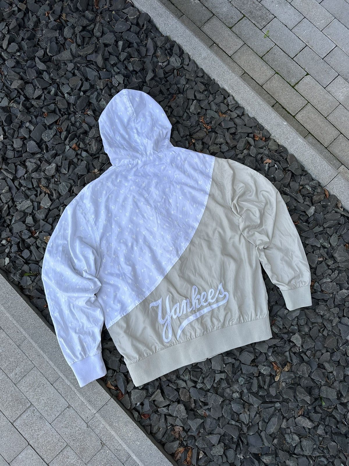 Majestic × New York Yankees × Vintage Vintage yankees jacket majestic monogram big back print Size US L / EU 52-54 / 3 - 10 Thumbnail