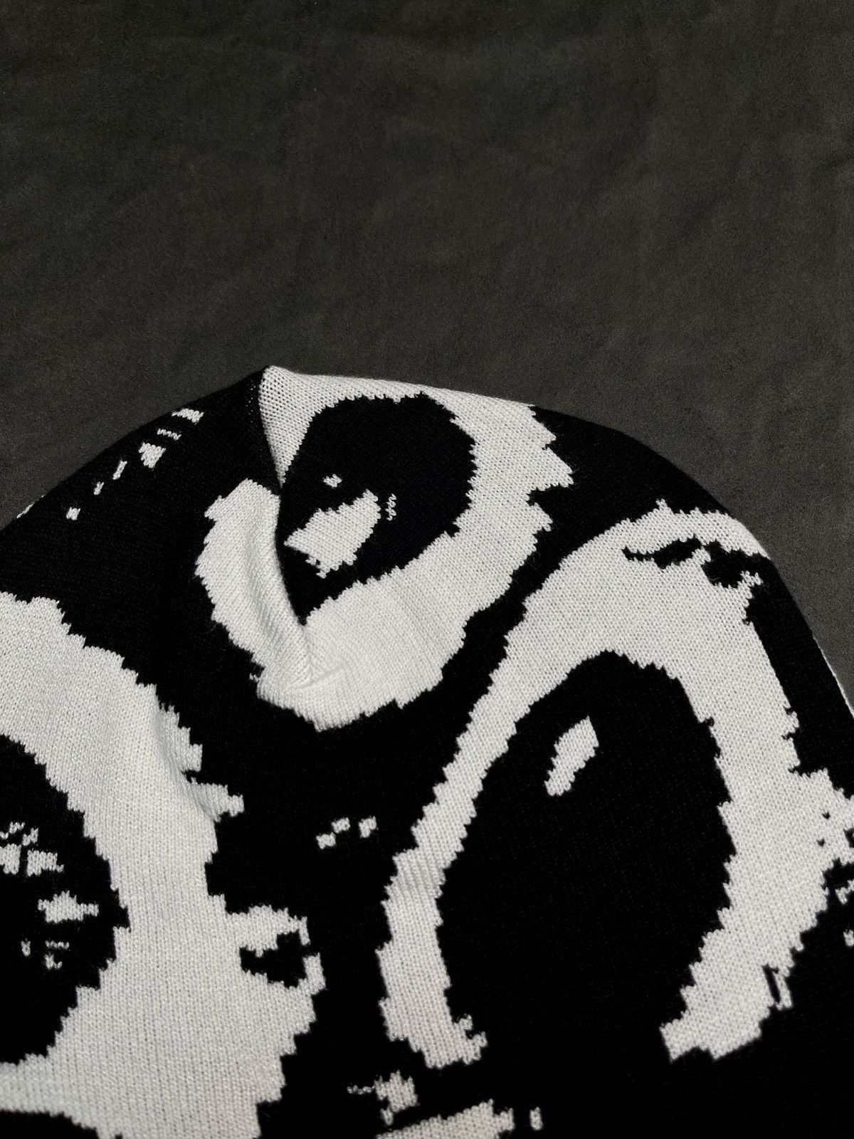 Japanese Brand Deadstock Y2k Eye Graphic No Cuff Knit Hat Beanie OS Size ONE SIZE - 4 Thumbnail