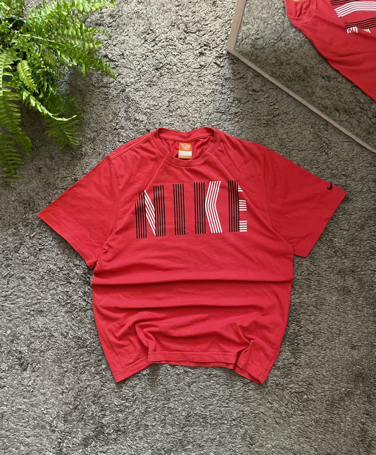 Nike × Vintage 00s Nike Vintage T-Shirt Streetwear Big Logo Y2k Swoosh Rare Size US M / EU 48-50 / 2 - 1 Thumbnail