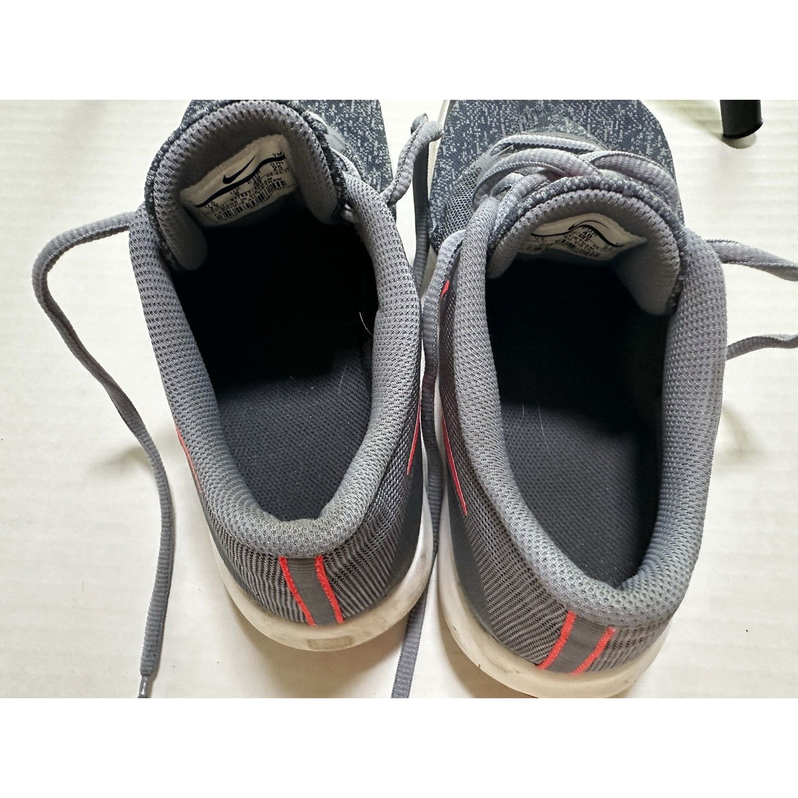 Nike Nike Flex Contact Running Shoe Grey/Red SZ7Y Sneakers Sporty Size US 7 / EU 40 - 10 Thumbnail