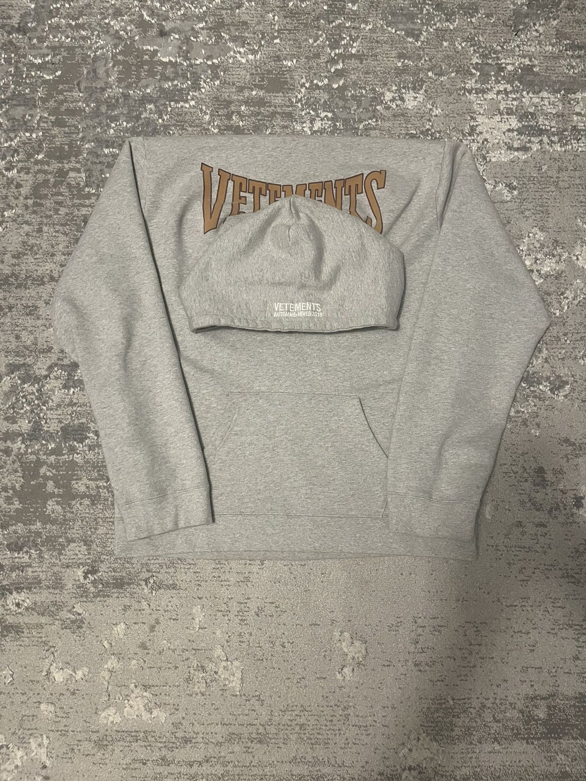 Vetements AW18 VETEMENTS Misplaced Logo Hoodie Size US M / EU 48-50 / 2 - 1 Thumbnail
