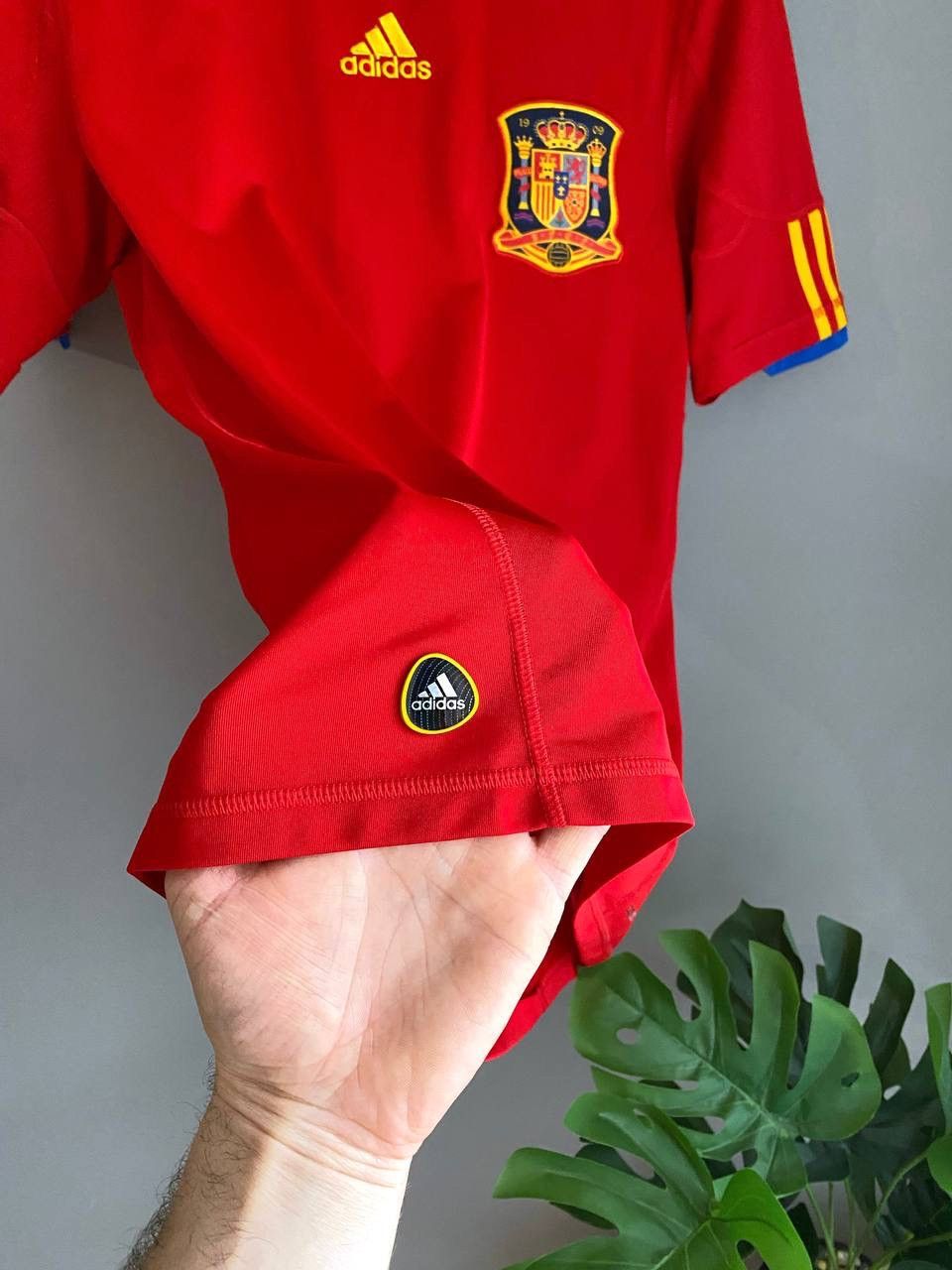 Adidas Adidas Spain National Team 2010/11 Home Soccer Jersey, S Size US S / EU 44-46 / 1 - 8 Thumbnail