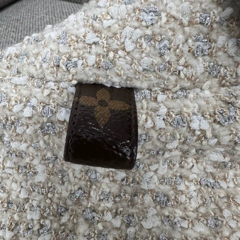 Louis Vuitton louis vuitton Solid double-breasted tweed jacket Size XS / US 0-2 / IT 36-38 - 6 Thumbnail