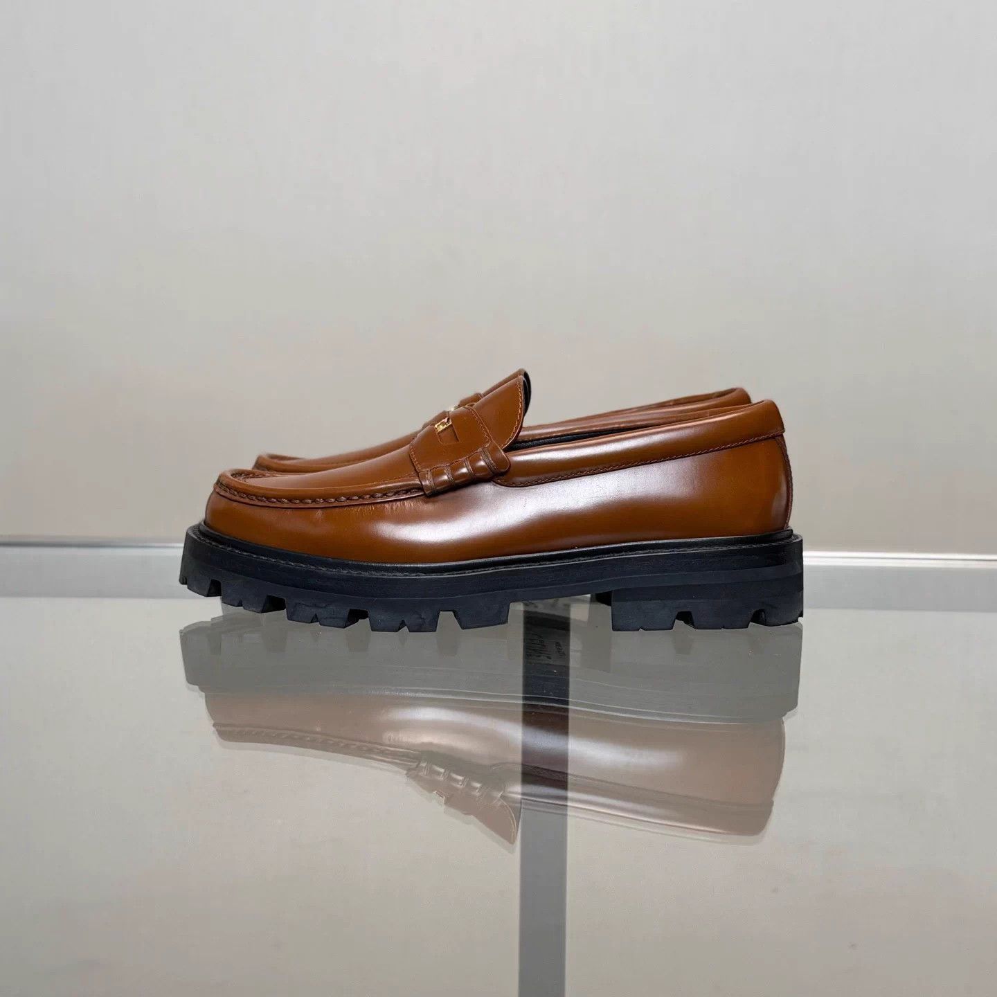 Celine Celine Triomphe Logo Caramel Loafer 36 99 Size US 5 / IT 35 - 5 Thumbnail