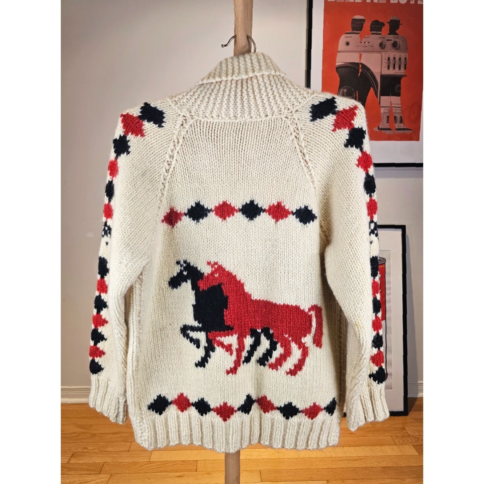Vintage VINTAGE HORSE PATTERN COWICHAN LIGHTNING ZIPPER WOOL CARDIGAN SZ MEDIUM Sweater Mens Size US M / EU 48-50 / 2 - 2 Thumbnail