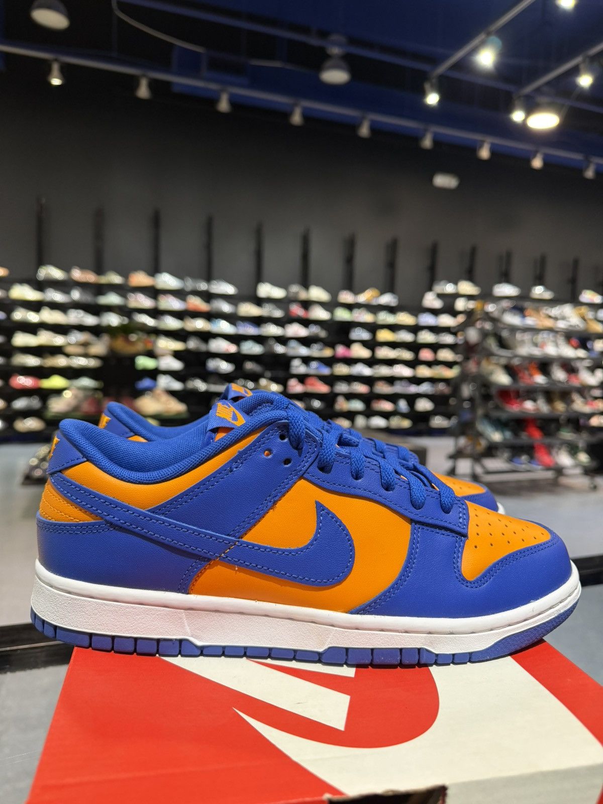 Nike Size 9.5 - Nike Dunk Low Knicks Size US 9.5 / EU 42-43 - 3 Thumbnail