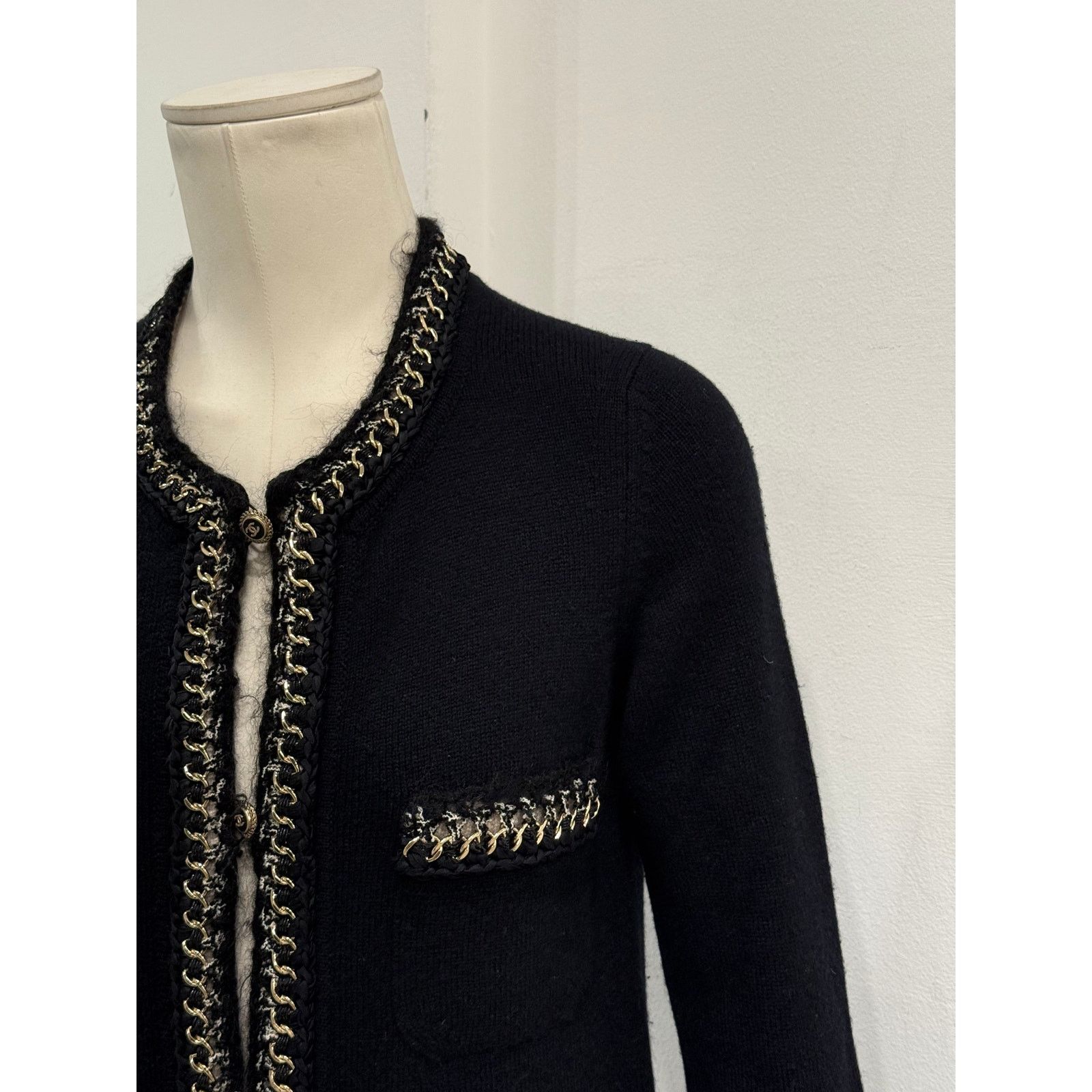 Chanel S/S2006 Chanel black cashmere jacket with chain trim Size XS / US 0-2 / IT 36-38 - 6 Thumbnail