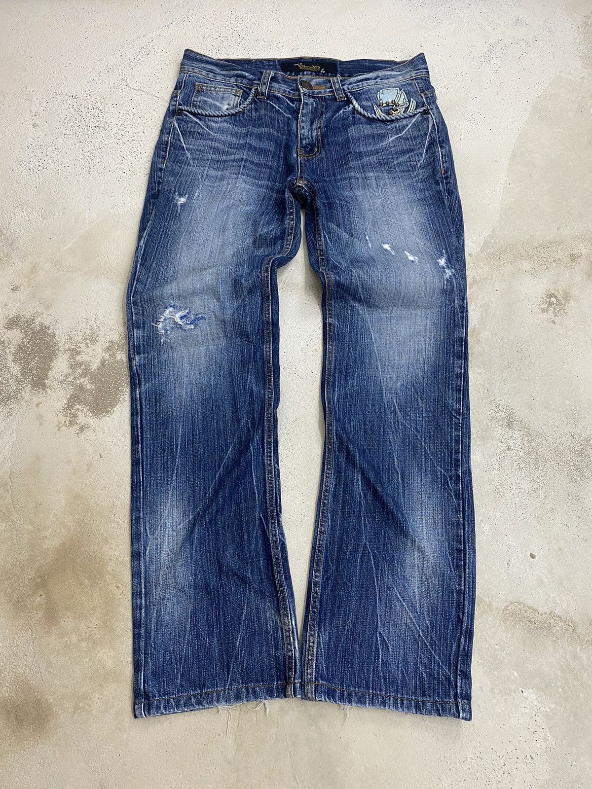 If Six Was Nine × Japanese Brand × Le Grande Bleu (L.G.B.) Cloud 72 Denim Surf Patch of Pirates Blue Way Distressed Size US 33 - 2 Thumbnail