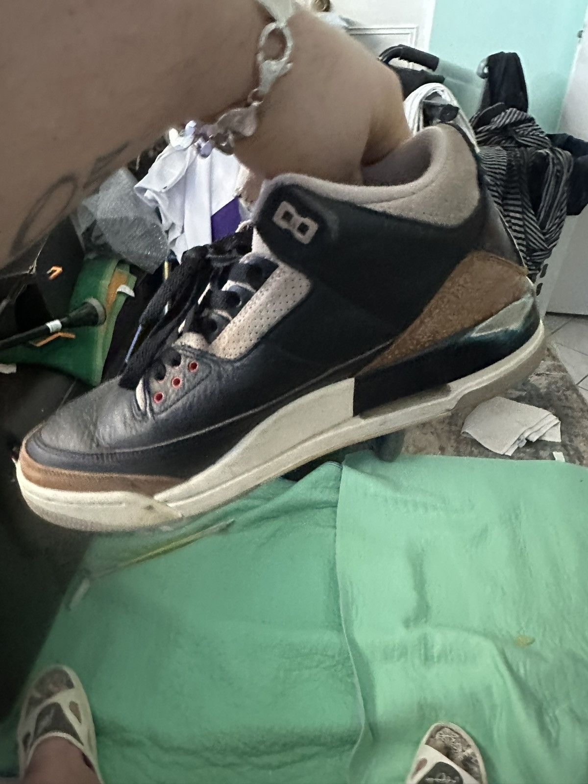 Jordan Brand Jordan 3 desert elephant size 9 with box. Used Size US 9 / EU 42 - 7 Thumbnail