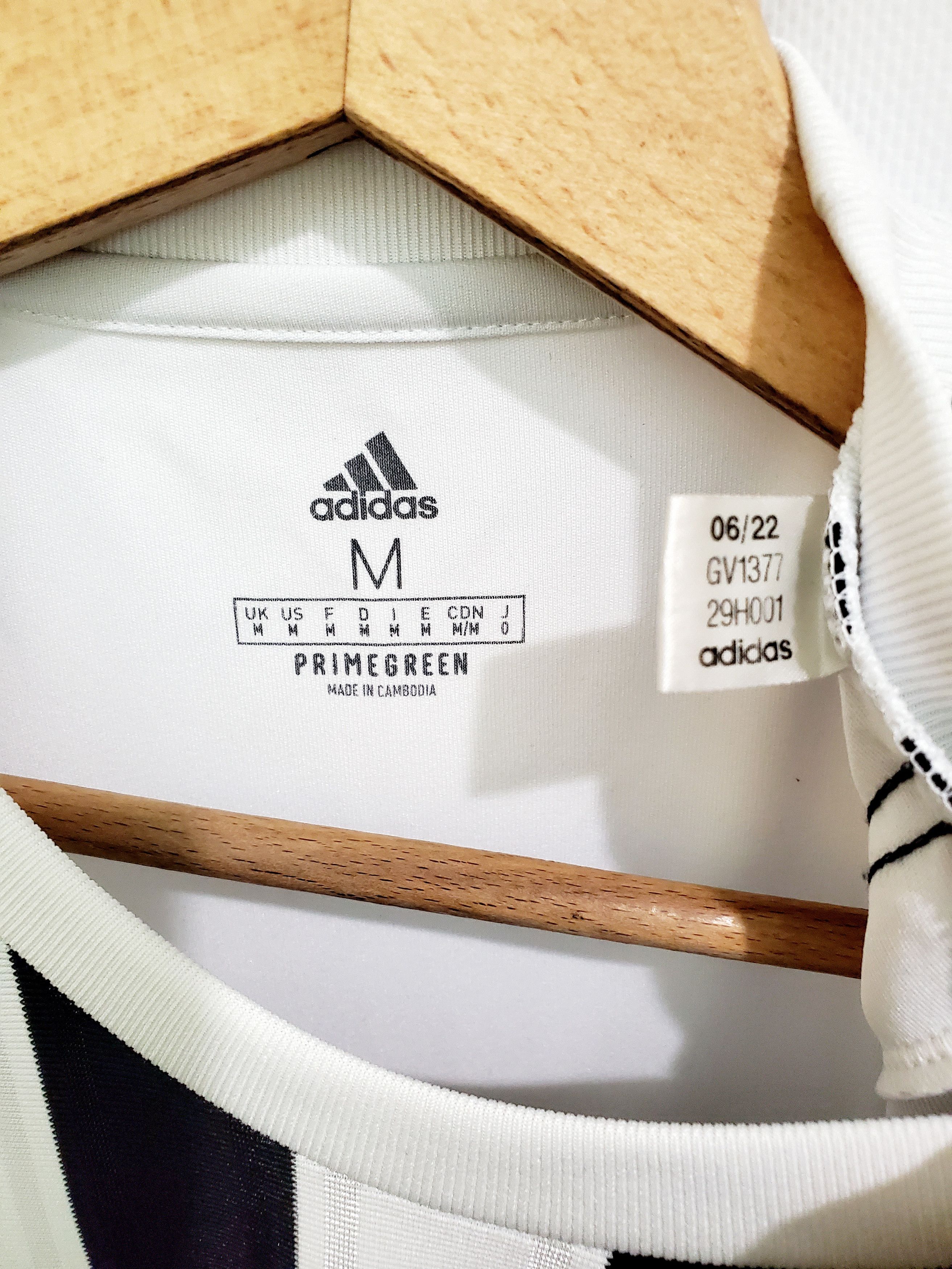 Adidas Adidas juventus jeep soccer Jersey size M Size US M / EU 48-50 / 2 - 4 Thumbnail