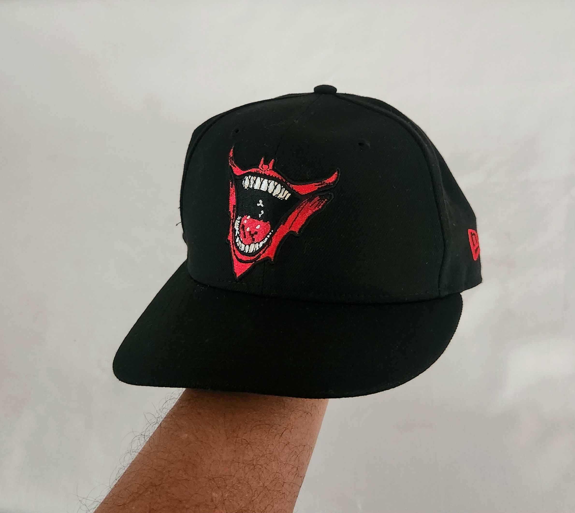 DC Comics × New Era New Era 59Fifty X DC Comics hat Joker He Who Laughs 7 1/8 Size ONE SIZE - 8 Thumbnail