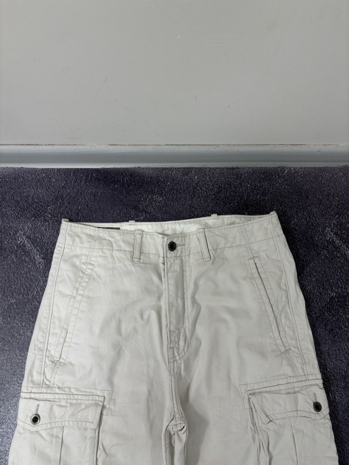 Levi's Vintage Levi’s Y2K Beige Utility Military Style Cargo Shorts Size US 32 / EU 48 - 6 Thumbnail