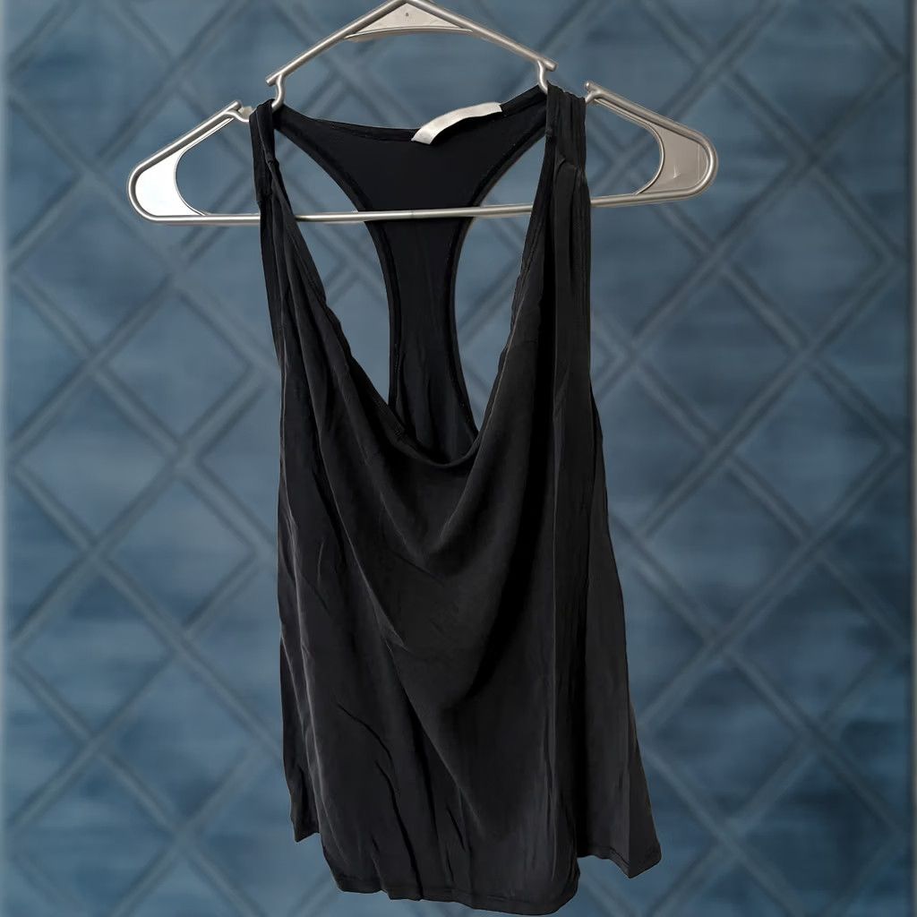 Fabletics Fabletics Tank Top Womens Black Racerback Athletic Medium Sleeveless Pullover Scoop Neck Fitness Gym Yoga Basic Casual Sports Breathable Size M / US 6-8 / IT 42-44 - 1 Thumbnail