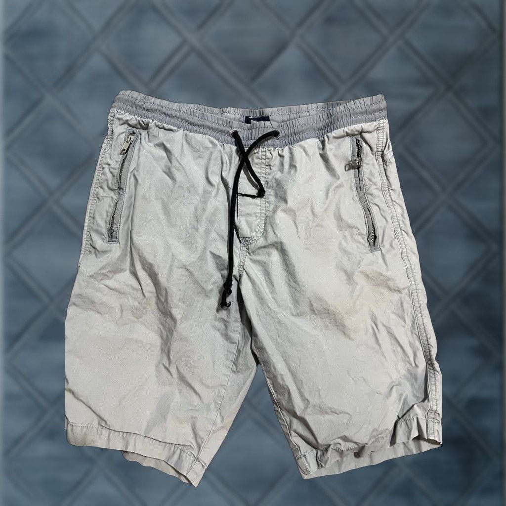 Gap Gap Men's Gray Elasticized Waistband Stretch Shorts Small with Zip Pockets Size US 29 - 1 Thumbnail
