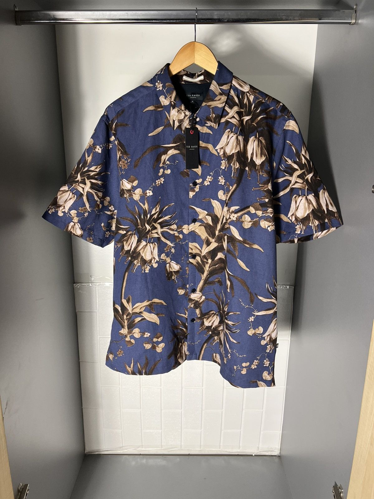 Ted Baker VINTAGE TED BAKER LONDON DESIGNER FLOWER AHIRT CASUAL Y2K Size US XXL / EU 58 / 5 - 3 Thumbnail