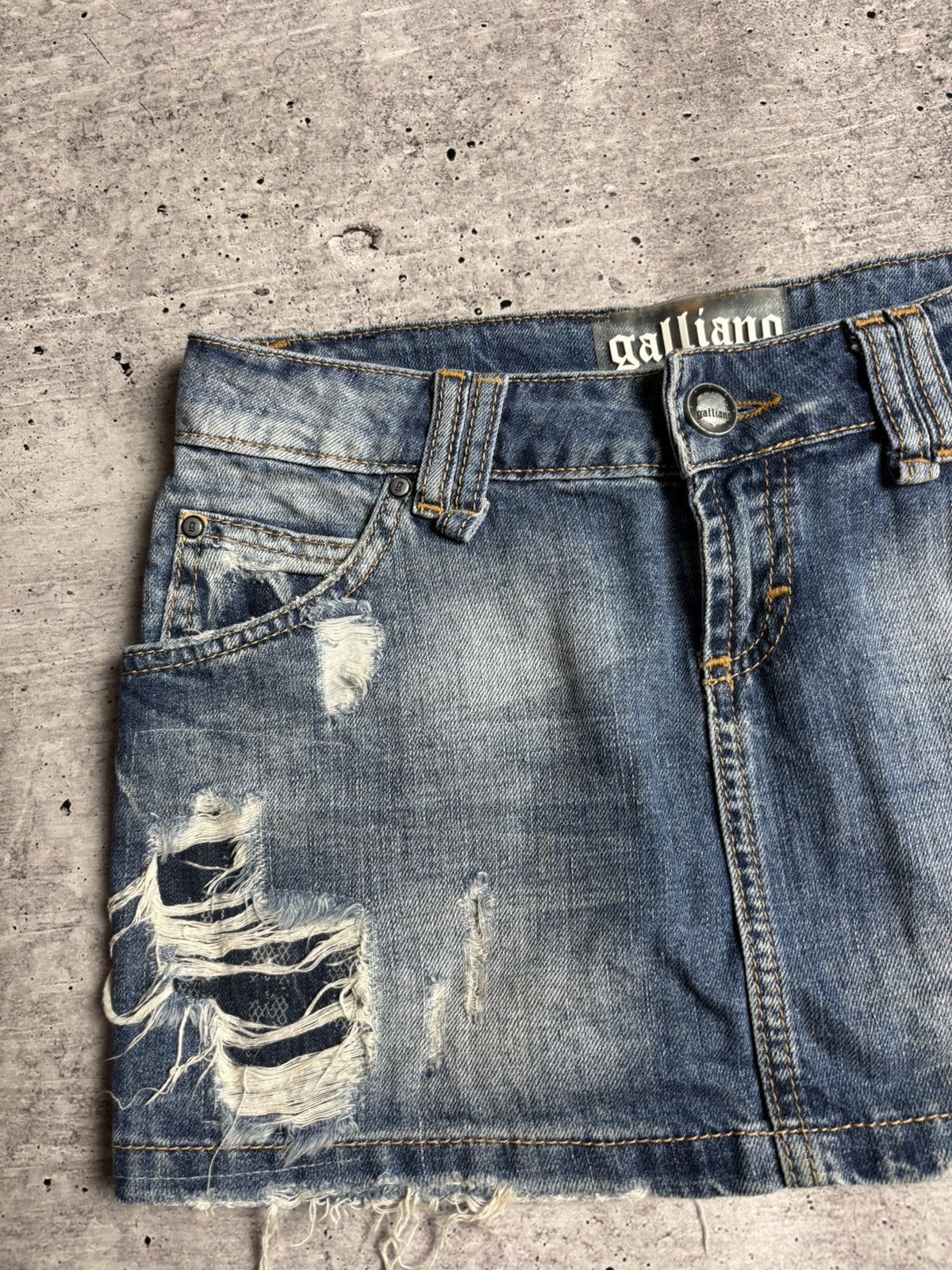 John Galliano John Galliano Avant Garde Skirt Size 28" / US 6 / IT 42 - 4 Thumbnail