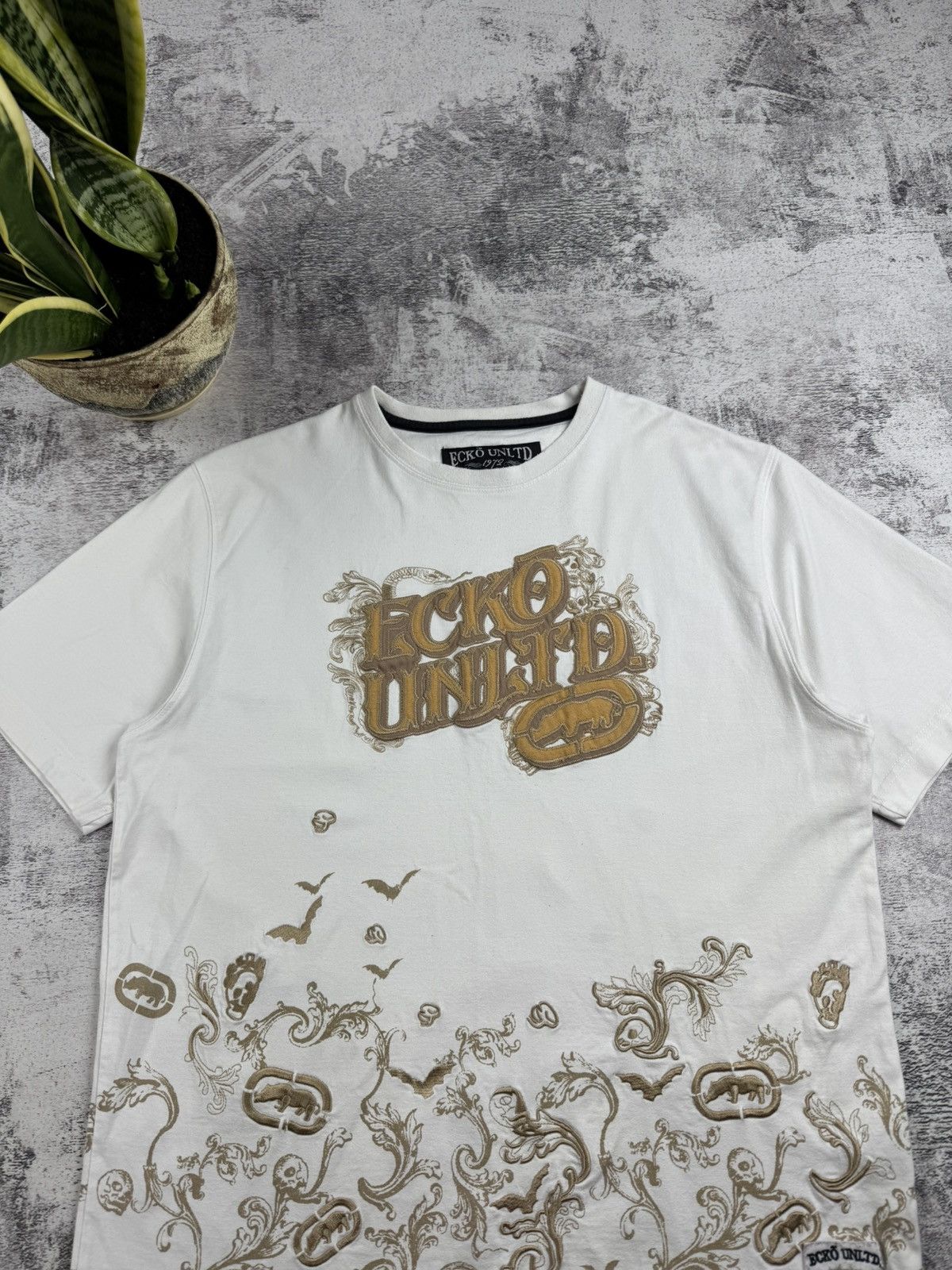Ecko Unltd. Vintage Ecko Unltd Skate Rap Gold Print Hip Hop Rap White Skull Y2K T Shirt Tee Size US L / EU 52-54 / 3 - 5 Thumbnail