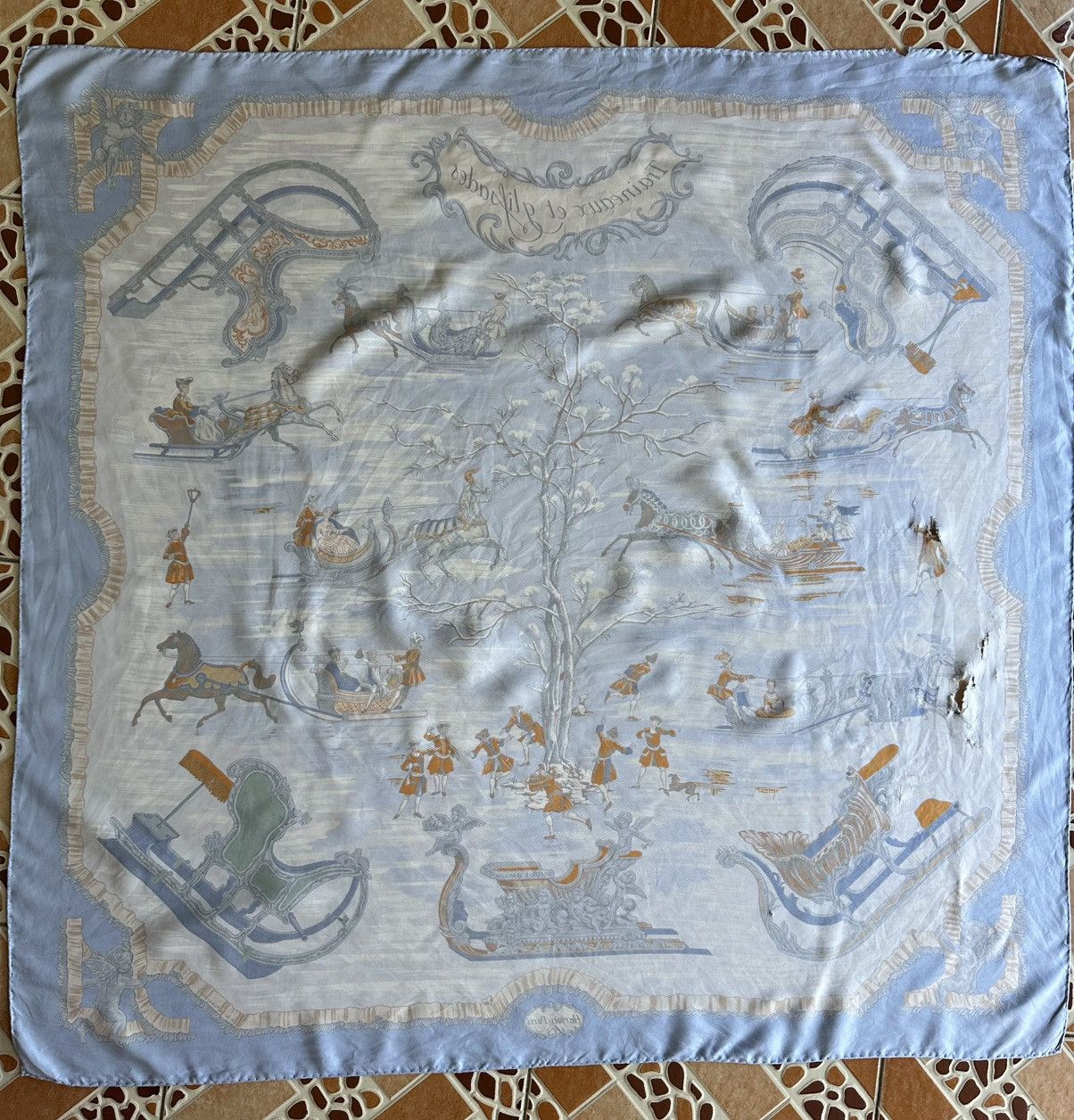 Hermes 🔅Steals🔅HERMES Traineaux Et Glissades Scarf Carre 90 Silk Size ONE SIZE - 3 Thumbnail