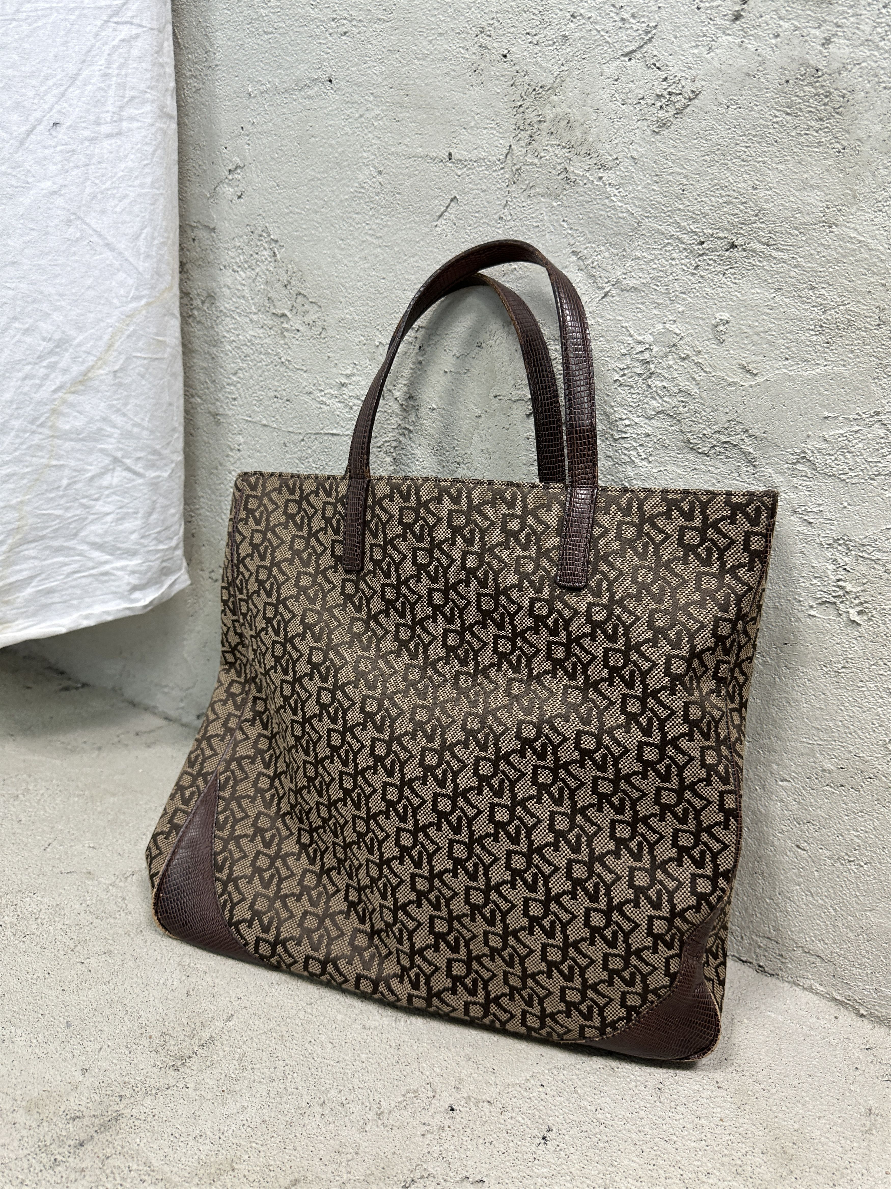 DKNY Vintage Casual Preppy Old Money DKNY Bag Y2K Size ONE SIZE - 1 Thumbnail