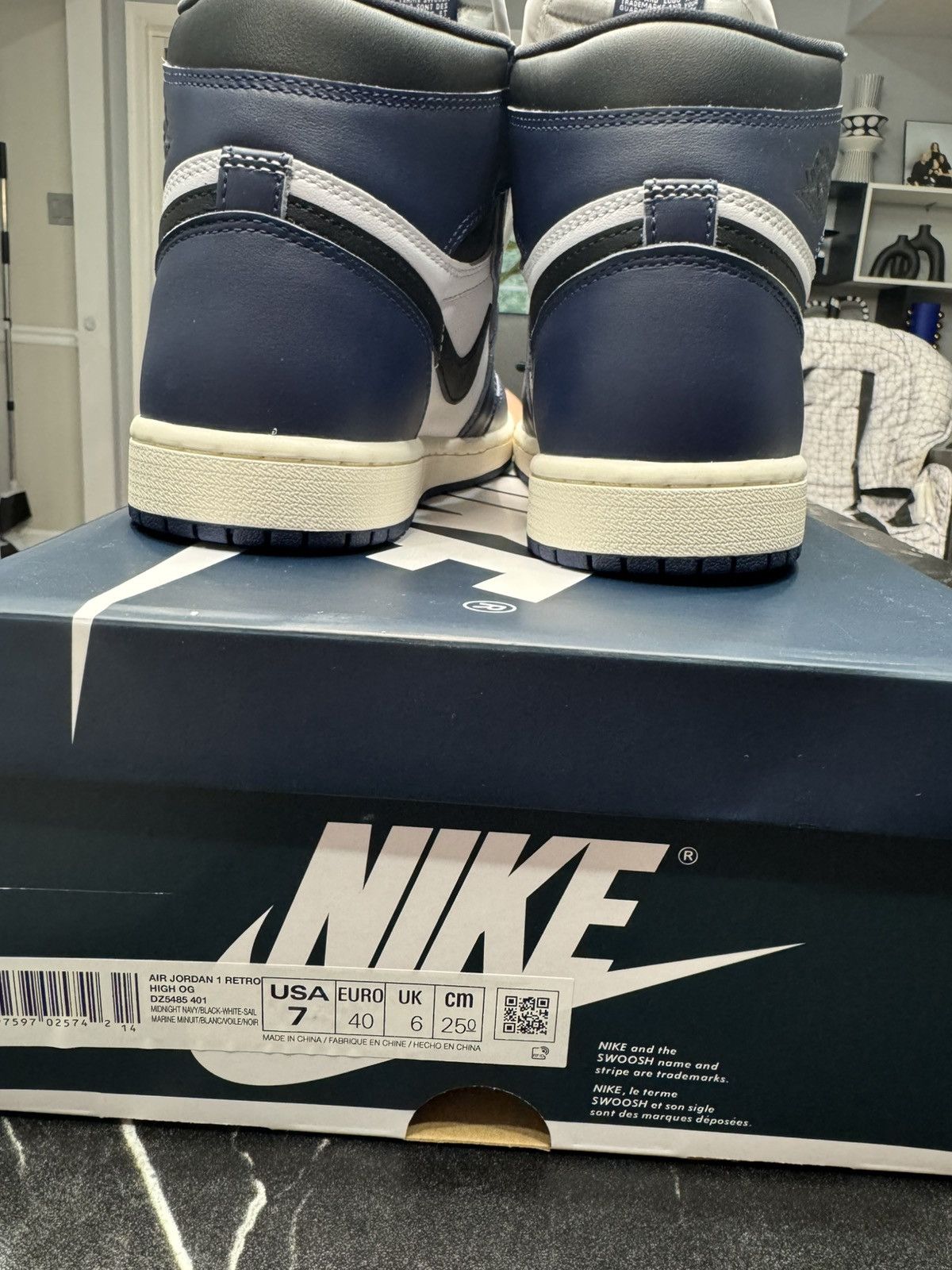 Jordan Brand Nike Air Jordan 1 High OG Midnight Navy Size 7M /8.5w BINB Size US 7 / EU 40 - 5 Thumbnail